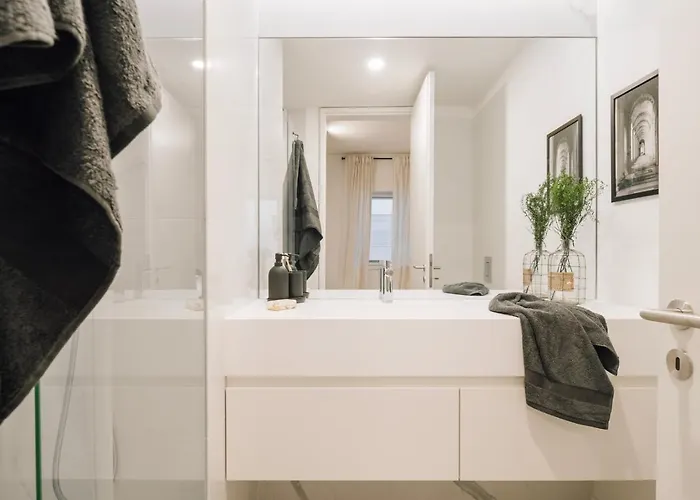 Mondego - 2 Bedrooms And Terrace In Arroios * Lisboa